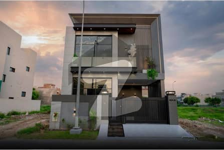 ڈی ایچ اے فیز 6 ڈیفنس (ڈی ایچ اے),لاہور میں 3 کمروں کا 5 مرلہ مکان 1.2 لاکھ میں کرایہ پر دستیاب ہے۔