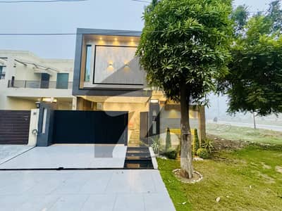 لیک سٹی میڈوز لاہور میں 4 کمروں کا 10 مرلہ مکان 5.75 کروڑ میں برائے فروخت۔