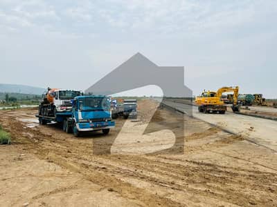 CORNER 14 MARLA AT INVESTOR PRICE