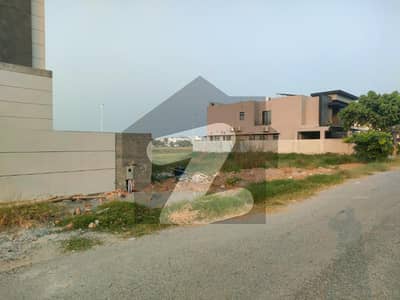 Main 70ft Road Wide View Single Option 10 Marla Residential Plot For Sale - Ideal For Builder and Future Investors