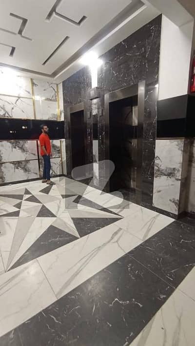 سٹی ٹاور اینڈ شاپنگ مال یونیورسٹی روڈ,کراچی میں 4 کمروں کا 8 مرلہ فلیٹ 82.0 ہزار میں کرایہ پر دستیاب ہے۔