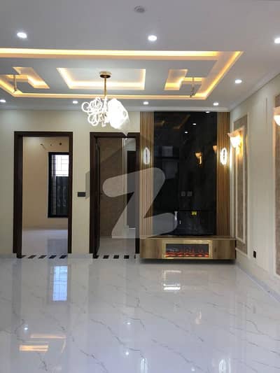 5 Marla Brand New Modern Design Lavish House For Sale In Park View City Lahore | For Discounted Price And Original Pictures Download The App "Signature Lands".