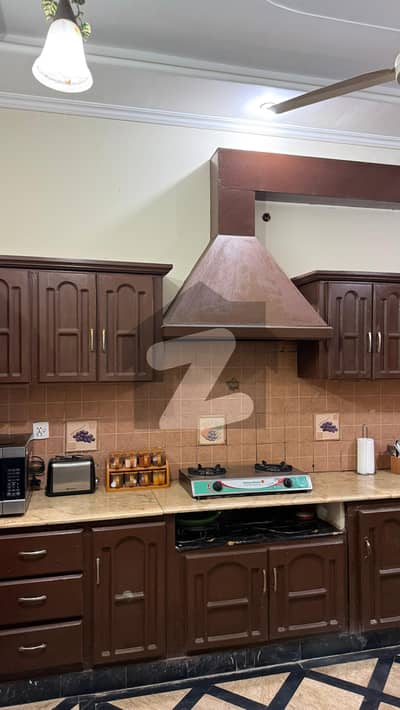 بنی گالہ اسلام آباد میں 3 کمروں کا 1 کنال مکان 1.5 لاکھ میں کرایہ پر دستیاب ہے۔