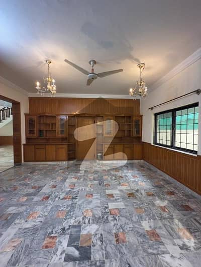 G10/3 Upper Portion 3Bed 3bath DD