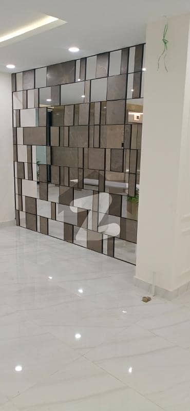 3 bedrooms lounge appartment available for sale