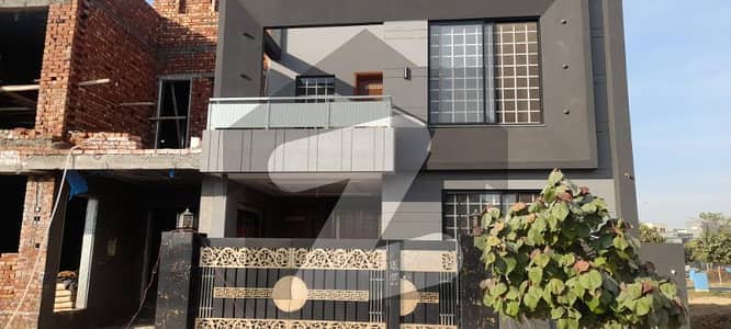 بحریہ نشیمن ۔ آئرس بحریہ نشیمن,لاہور میں 3 کمروں کا 5 مرلہ مکان 1.65 کروڑ میں برائے فروخت۔