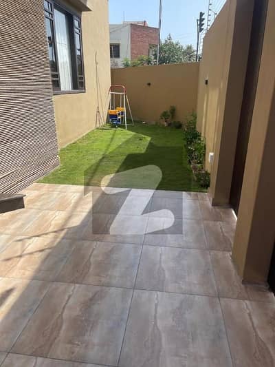 ڈی ایچ اے فیز 6 ڈی ایچ اے ڈیفینس,کراچی میں 5 کمروں کا 1 کنال مکان 6.5 لاکھ میں کرایہ پر دستیاب ہے۔