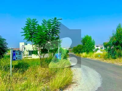 STREET: 28 PLOT: 5 / SOUTH FACE / BACK OPEN / 60 FEET WIDE STREET / LEVEL PLOT