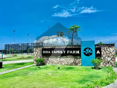 STREET 13 BACK OPEN TOP HEIGHT LOCATION NEAR TO PARK