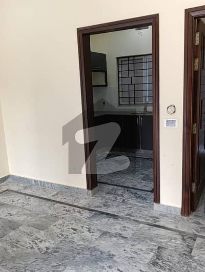 واپڈا سٹی ۔ بلاک کے واپڈا سٹی,فیصل آباد میں 1 کمرے کا 5 مرلہ زیریں پورشن 33.0 ہزار میں کرایہ پر دستیاب ہے۔