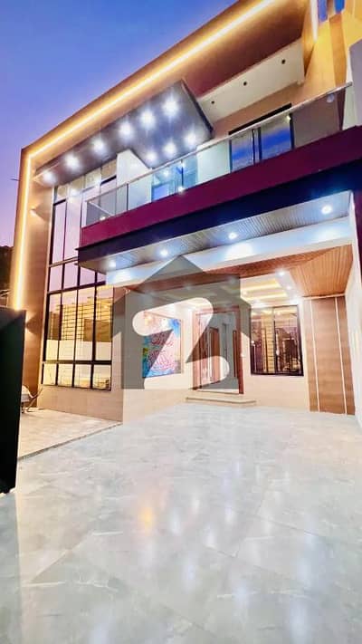 گلگشت کالونی ملتان میں 5 کمروں کا 10 مرلہ مکان 3.2 کروڑ میں برائے فروخت۔