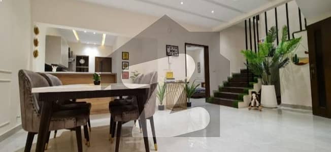 3Bed DDL 125sq yd Villa FOR SALE at ALI BLOCK All amenities nearby including MOSQUE, General Store & Parks