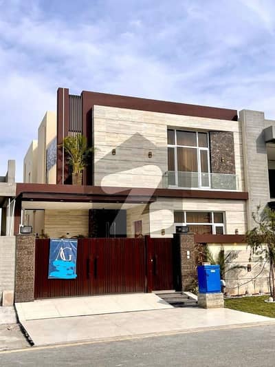 ڈی ایچ اے فیز 7 - بلاک وائے فیز 7,ڈیفنس (ڈی ایچ اے),لاہور میں 4 کمروں کا 10 مرلہ مکان 6.25 کروڑ میں برائے فروخت۔