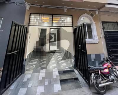 مرغزار آفیسرز کالونی لاہور میں 3 کمروں کا 3 مرلہ مکان 1.6 کروڑ میں برائے فروخت۔