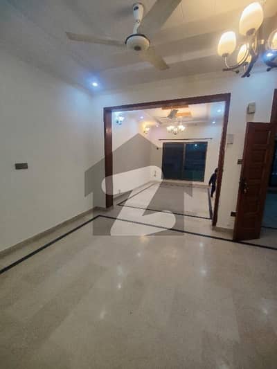 G10/3 Upper Portion Available For Rent 3bedrooms Ideal Location with servant