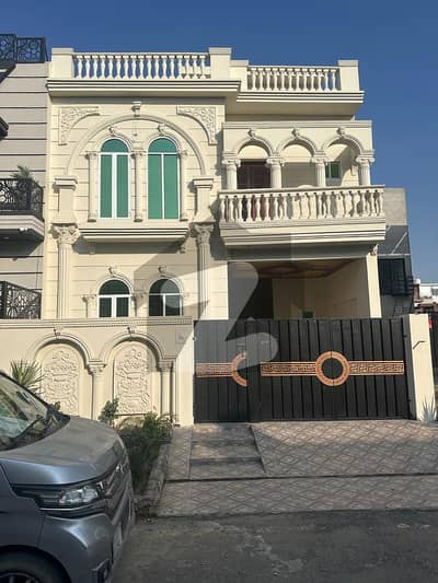 سٹی ہاؤسنگ سوسائٹی - بلاک اے ایکسٹینشن سٹی ہاؤسنگ سوسائٹی,سیالکوٹ میں 3 کمروں کا 5 مرلہ مکان 1.68 کروڑ میں برائے فروخت۔