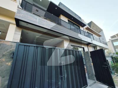 اتحاد ٹاؤن فیز ١ اتحاد ٹاؤن,رائیونڈ روڈ,لاہور میں 4 کمروں کا 5 مرلہ مکان 3.5 کروڑ میں برائے فروخت۔