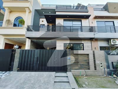 اتحاد ٹاؤن فیز ١ اتحاد ٹاؤن,رائیونڈ روڈ,لاہور میں 4 کمروں کا 5 مرلہ مکان 3.5 کروڑ میں برائے فروخت۔