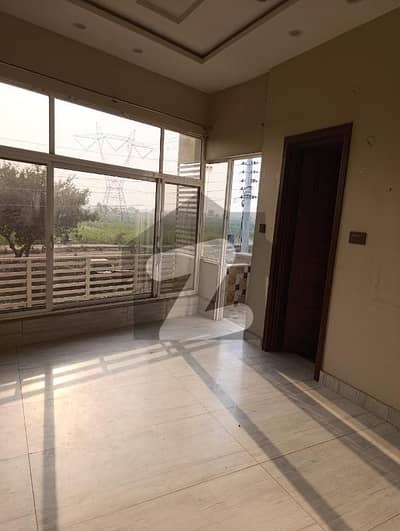 واپڈا سٹی ۔ بلاک سی واپڈا سٹی,فیصل آباد میں 3 کمروں کا 15 مرلہ بالائی پورشن 60.0 ہزار میں کرایہ پر دستیاب ہے۔