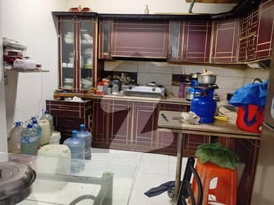 بفر زون - سیکٹر 15-A / 5 بفر زون,نارتھ کراچی,کراچی میں 3 کمروں کا 7 مرلہ فلیٹ 1.3 کروڑ میں برائے فروخت۔