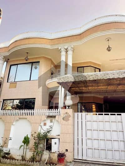 آئی ۔ 8/3 آئی ۔ 8,اسلام آباد میں 3 کمروں کا 12 مرلہ بالائی پورشن 1.5 لاکھ میں کرایہ پر دستیاب ہے۔