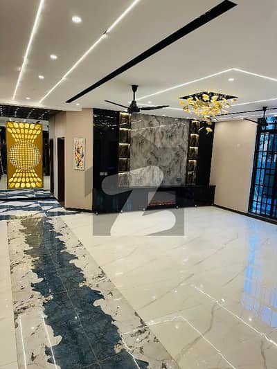 این ایف سی 1 لاہور میں 6 کمروں کا 1 کنال مکان 10.85 کروڑ میں برائے فروخت۔