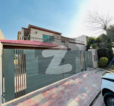01 Kanal Slightly Used House For Rent In DHA Phase 5 Block-E Lahore.