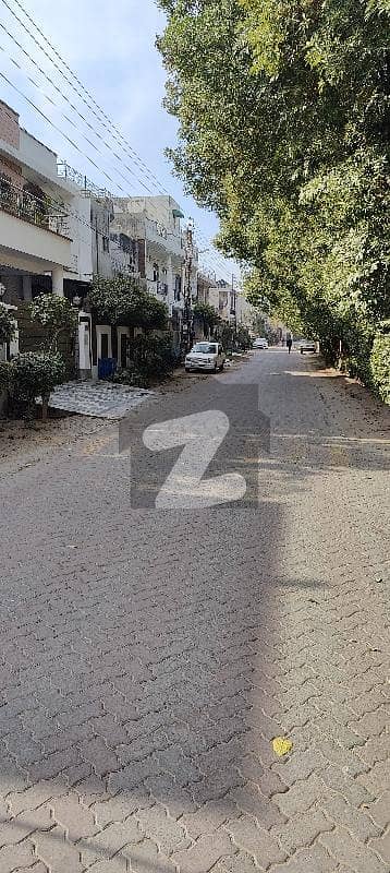 12.5 Marla Old House For Sale In Canal View Society Lahor