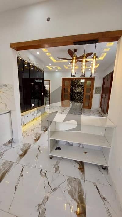 جی ۔ 13 اسلام آباد میں 5 کمروں کا 4 مرلہ مکان 3.2 کروڑ میں برائے فروخت۔