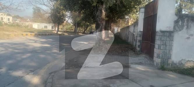 جی ۔ 6/4 جی ۔ 6,اسلام آباد میں 2 کنال رہائشی پلاٹ 42.0 کروڑ میں برائے فروخت۔