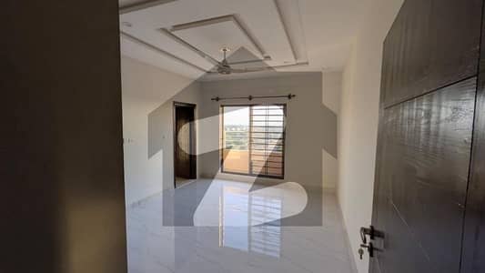 عسکری 5 ۔ سیکٹر جے عسکری 5,ملیر کنٹونمنٹ,کینٹ,کراچی میں 4 کمروں کا 13 مرلہ فلیٹ 1.4 لاکھ میں کرایہ پر دستیاب ہے۔