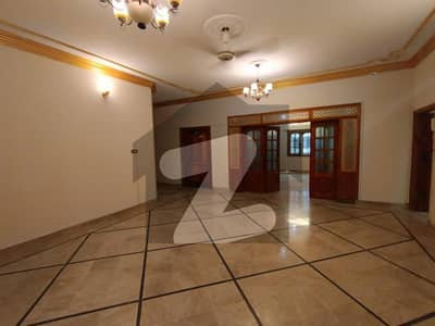 آئی ۔ 8 اسلام آباد میں 3 کمروں کا 1 کنال بالائی پورشن 2.5 لاکھ میں کرایہ پر دستیاب ہے۔