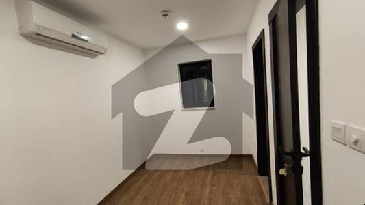 گلبرگ 3 گلبرگ,لاہور میں 3 کمروں کا 10 مرلہ فلیٹ 9.8 کروڑ میں برائے فروخت۔