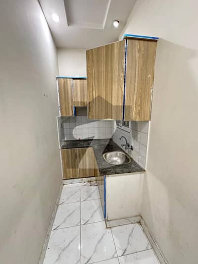 والٹن روڈ لاہور میں 1 کمرے کا 2 مرلہ بالائی پورشن 19.0 ہزار میں کرایہ پر دستیاب ہے۔