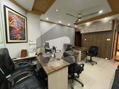 آئی ۔ 8 مرکز آئی ۔ 8,اسلام آباد میں 2 مرلہ Studio دفتر 1.4 لاکھ میں کرایہ پر دستیاب ہے۔