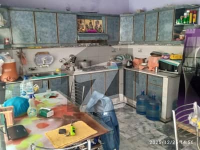 نارتھ کراچی ۔ سیکٹر 11اے نارتھ کراچی,کراچی میں 10 کمروں کا 12 مرلہ مکان 2.5 لاکھ میں کرایہ پر دستیاب ہے۔ نارتھ کراچی ۔ سیکٹر 11اے نارتھ کراچی,کراچی میں 10 کمروں کا 12 مرلہ مکان 2.5 لاکھ میں کرایہ پر دستیاب ہے۔