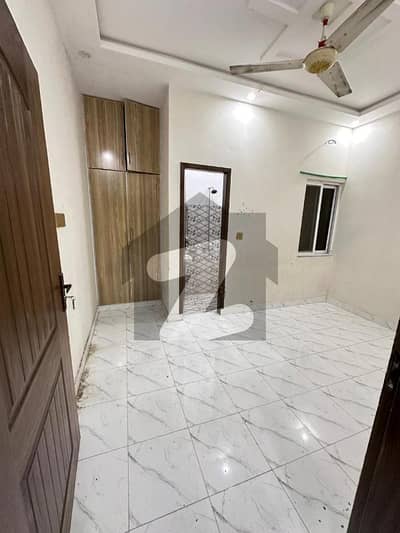 1.5 Marla Upper Portion Available For Rent (New Iqbal Park)