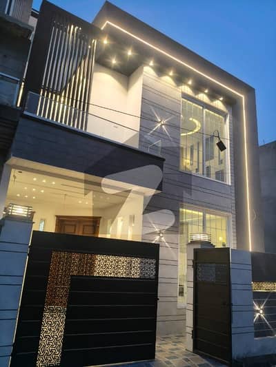 خیابانِ امین لاہور میں 3 کمروں کا 5 مرلہ مکان 1.9 کروڑ میں برائے فروخت۔