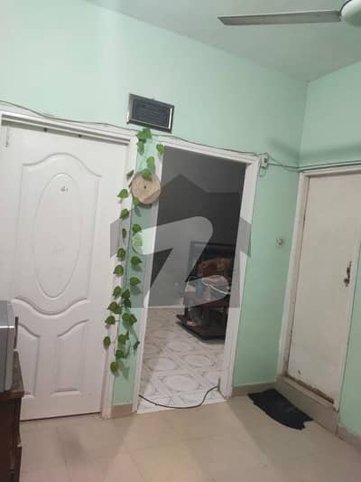 نارتھ ناظم آباد کراچی میں 2 کمروں کا 4 مرلہ فلیٹ 75.0 لاکھ میں برائے فروخت۔