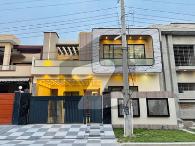 10 Marla House Available For sale