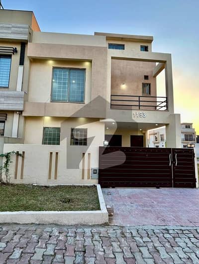 بحریہ ٹاؤن فیز 8 بحریہ ٹاؤن راولپنڈی,راولپنڈی میں 3 کمروں کا 5 مرلہ مکان 1.82 کروڑ میں برائے فروخت۔