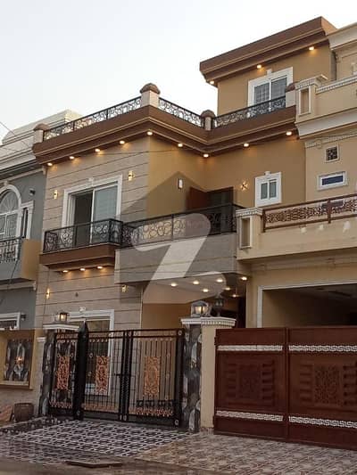 خیابانِ امین لاہور میں 3 کمروں کا 5 مرلہ مکان 1.8 کروڑ میں برائے فروخت۔