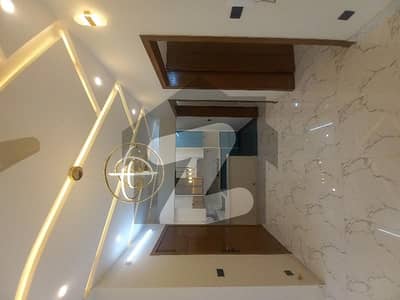 فیصل ٹاؤن - ایف ۔ 18 اسلام آباد میں 5 کمروں کا 5 مرلہ مکان 2.75 کروڑ میں برائے فروخت۔