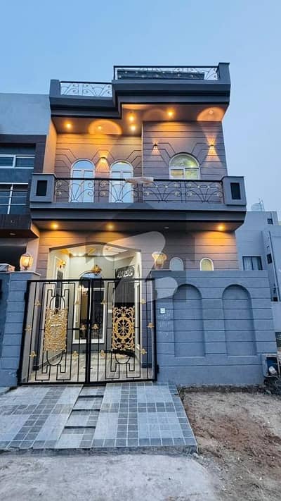 الکبیر ٹاؤن - فیز 2 الکبیر ٹاؤن,رائیونڈ روڈ,لاہور میں 3 کمروں کا 3 مرلہ مکان 1.38 کروڑ میں برائے فروخت۔