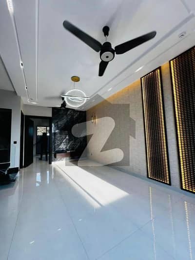 5 MARLA MODERN HOUSE FOR SALE IN DHA 9 TOWN