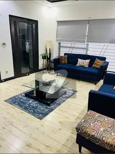 ڈی ایچ اے فیز 5 ڈیفنس (ڈی ایچ اے),لاہور میں 4 کمروں کا 8 مرلہ مکان 3.75 کروڑ میں برائے فروخت۔