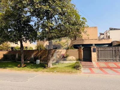 ڈی ایچ اے فیز 1 ڈیفنس (ڈی ایچ اے),لاہور میں 5 کمروں کا 2 کنال مکان 12.5 کروڑ میں برائے فروخت۔