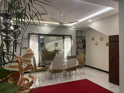 ایف ۔ 10 اسلام آباد میں 2 کمروں کا 1 کنال زیریں پورشن 4.0 لاکھ میں کرایہ پر دستیاب ہے۔