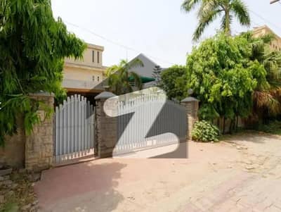 2 Kanal Commercial House for Rent in West Wood Housing Society Near Main Boulevard