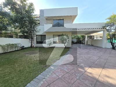 ایف ۔ 7 اسلام آباد میں 5 کمروں کا 2 کنال مکان 15.0 لاکھ میں کرایہ پر دستیاب ہے۔